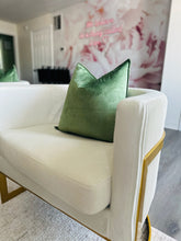 Load image into Gallery viewer, Oliva